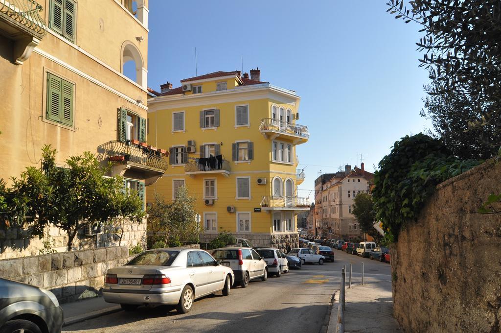 Deluxe Apartments&Rooms Sarella Spalato Esterno foto