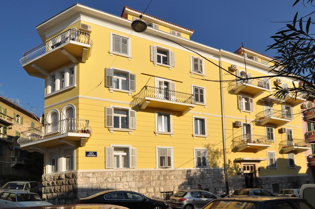 Deluxe Apartments&Rooms Sarella Spalato Esterno foto